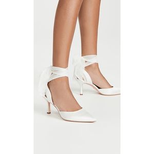 Badgley Mischka Collection Soft White Blaze Pump Size 8